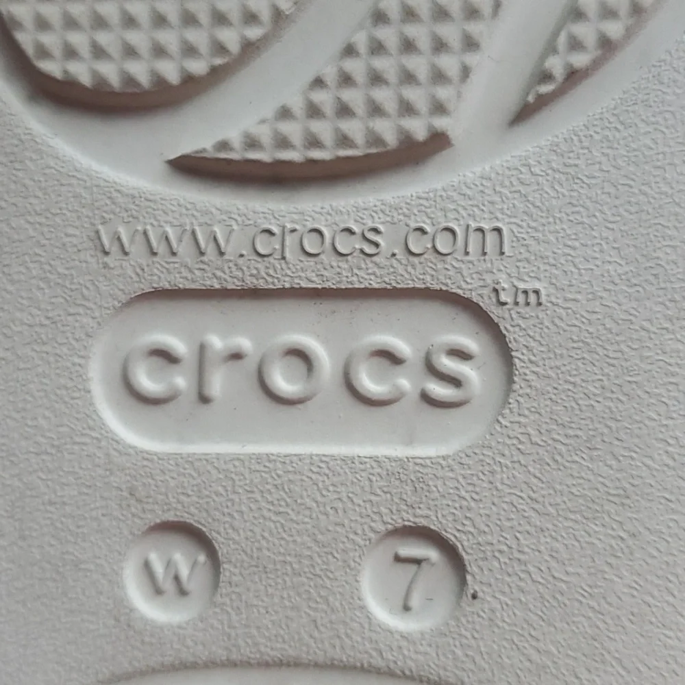 Crocs Splash Slides,Size 7, Cream color. - Picture 5 of 5